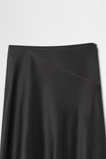 画像をギャラリービューアに読み込む, Silk Skirt
