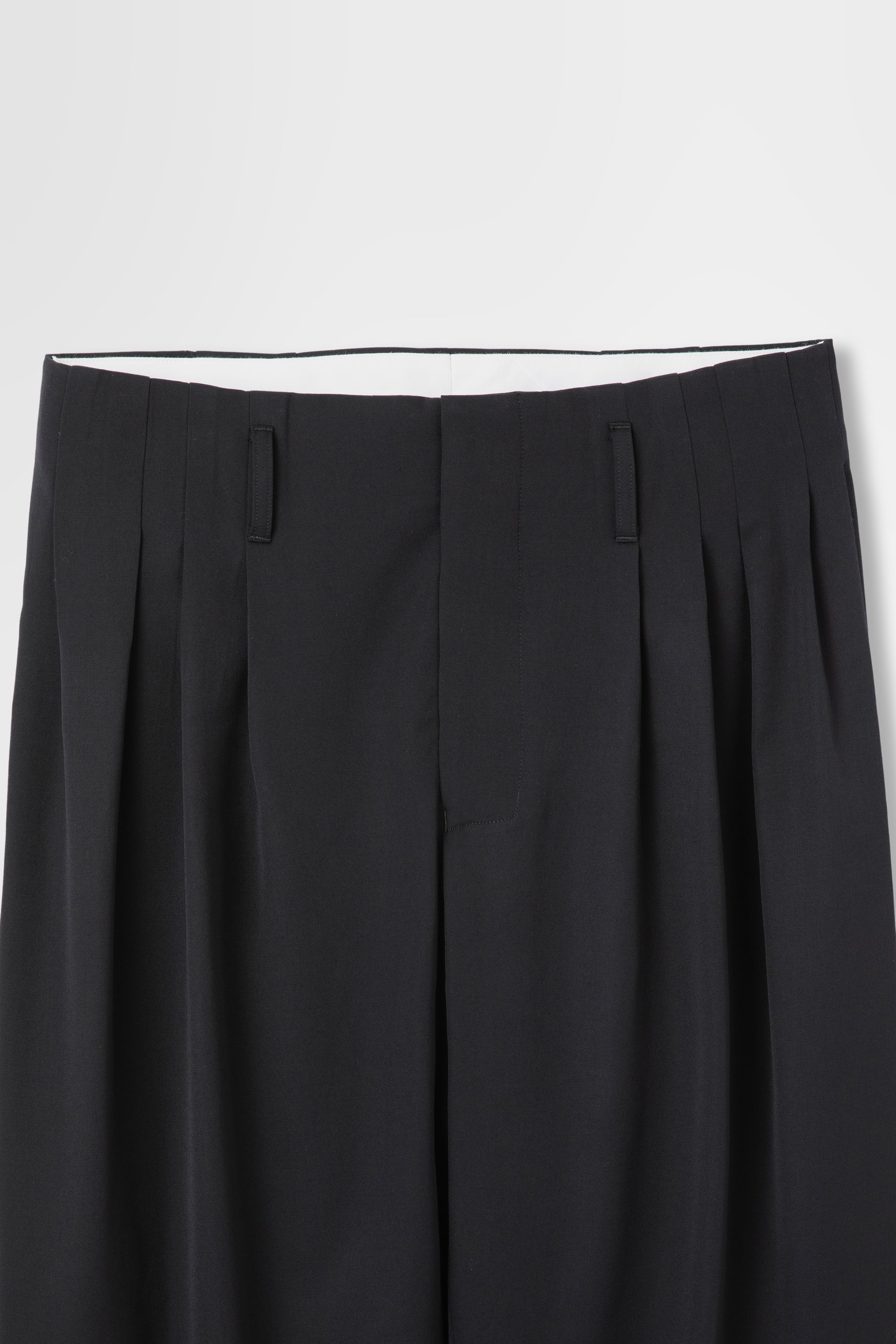 ５Tuck Trouser in Wool Gabardine