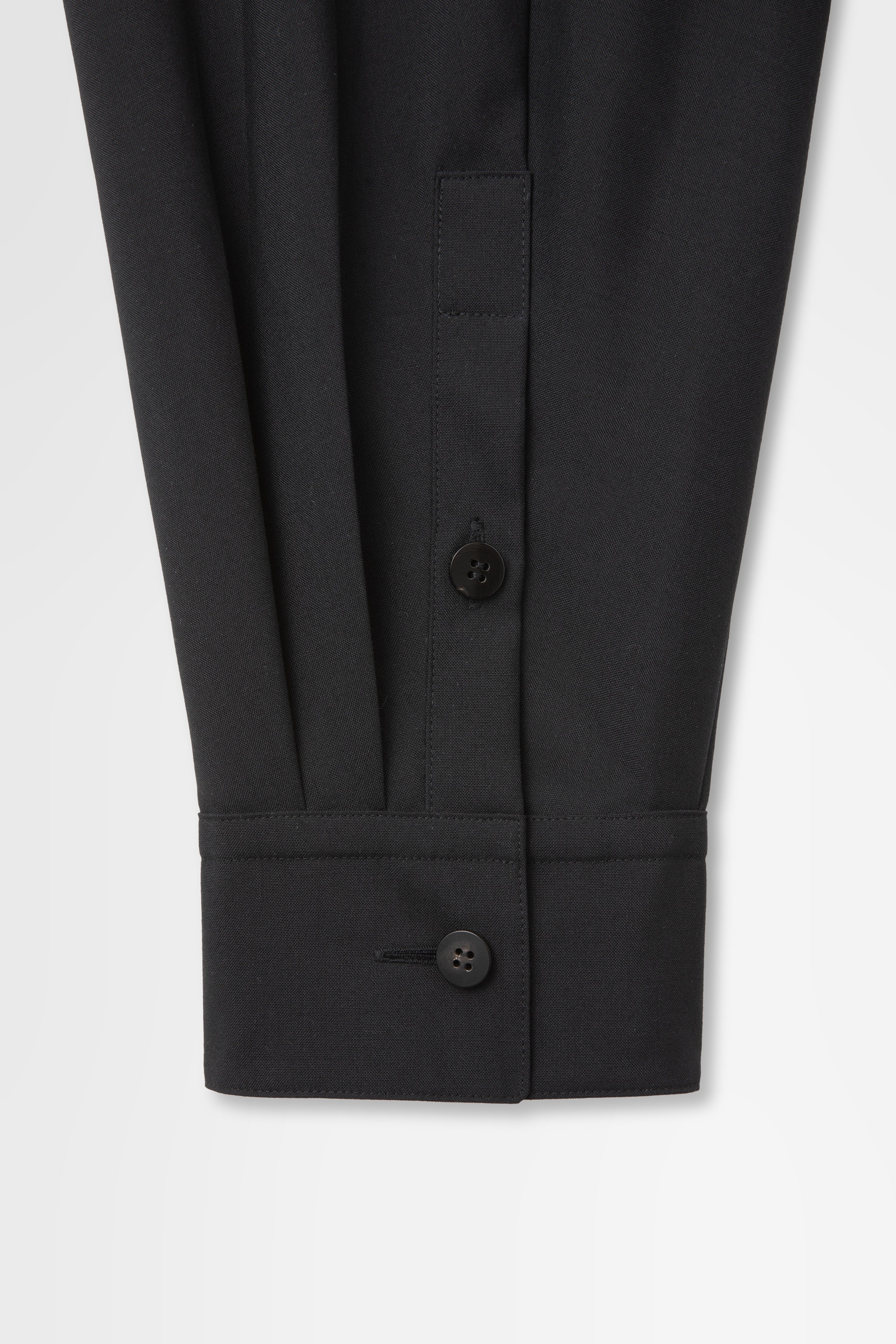 Oversized Shirt Jacket with Removable Collar in Wool Hard Shirting