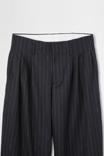 画像をギャラリービューアに読み込む, 5 Tuck Trouser in Wool Pinstripe
