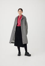 Load image into Gallery viewer, Wool Herringbone Soutien Collar Overcoat
