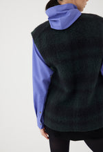 Load image into Gallery viewer, Alpaca Reversible Vest
