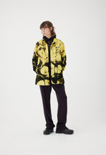 画像をギャラリービューアに読み込む, Printed Velvet Padded Overshirt
