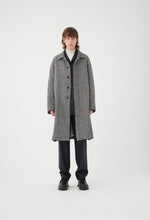 Load image into Gallery viewer, Wool Herringbone Soutien Collar Overcoat
