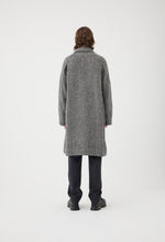 画像をギャラリービューアに読み込む, Wool Herringbone Soutien Collar Overcoat
