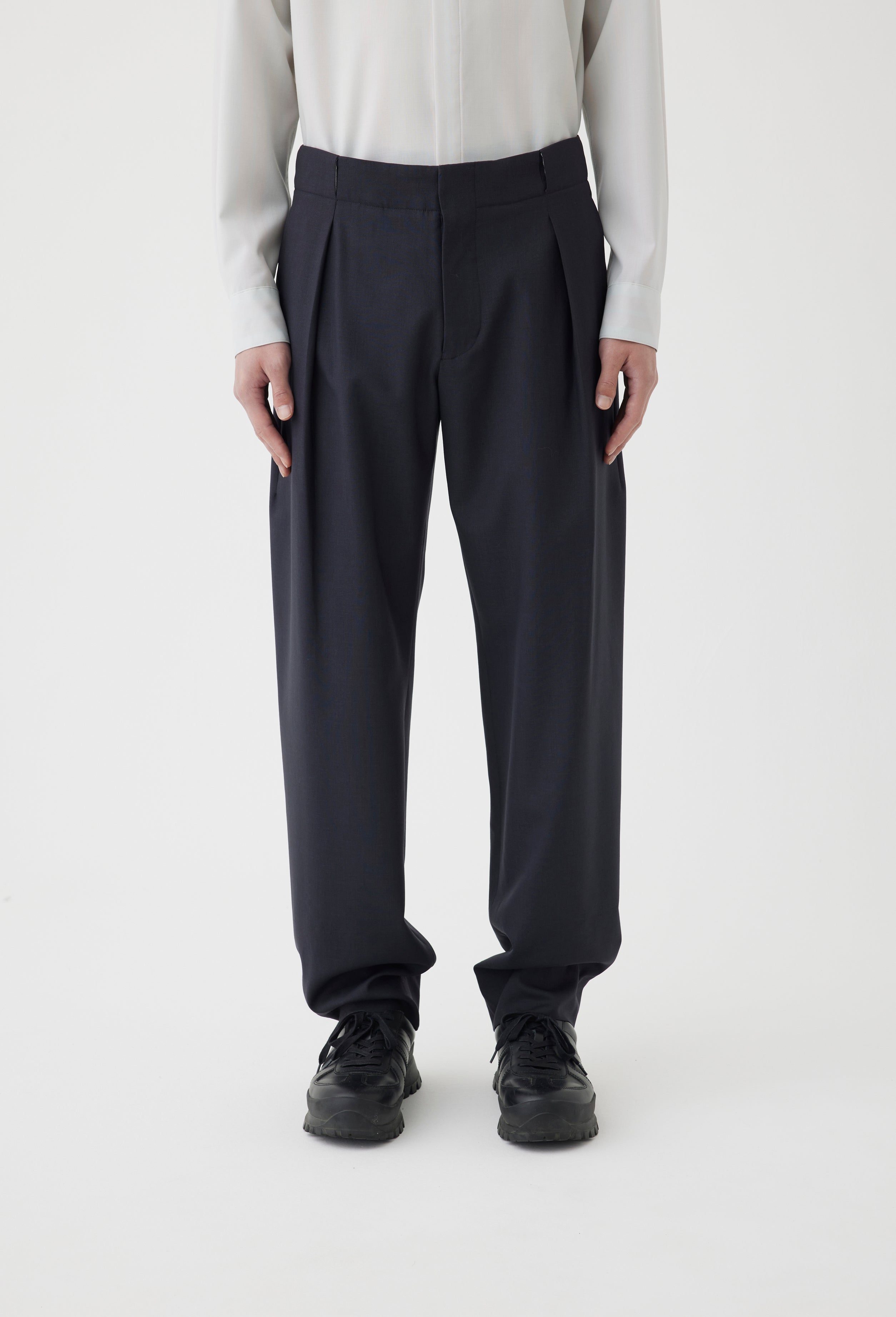 Tropical Wool Pleated Trouser in Charcoal