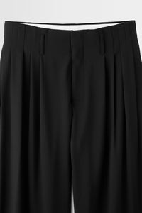 5 Tuck Trouser – OVERCOAT