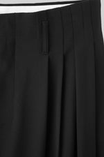 画像をギャラリービューアに読み込む, 5 Tuck Trouser
