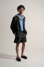 画像をギャラリービューアに読み込む, Wool Tropical Pleated Shorts in Black
